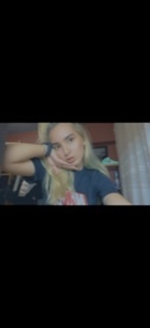 aandreeea @aandreeea cover picture