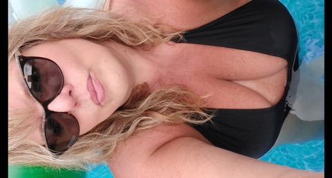 Barbara @akabarbara cover picture