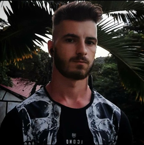 Alex @alex_alx99 cover picture