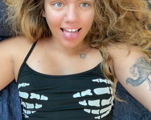 Alex @alex_sg2 cover picture