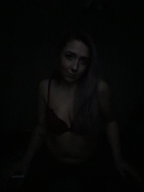 Annie @allouetteannie cover picture