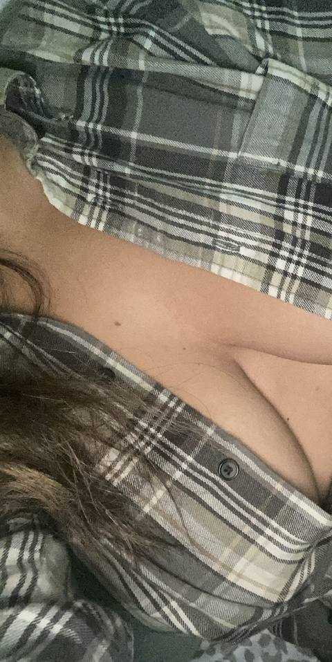 Alyssa @allybabes69 cover picture