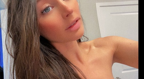 Aly Nicole @alynicole cover picture