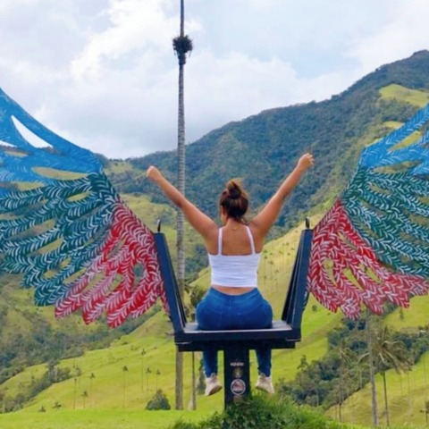 Angelica Pantoja @angelica.r cover picture