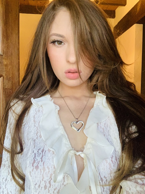 Annablossom @annablossom cover picture
