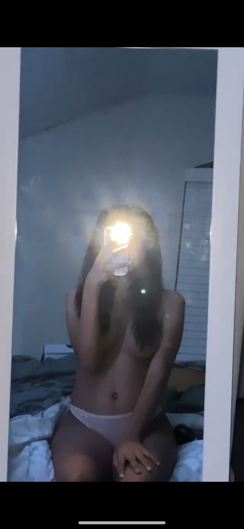 Ariana @arisfed cover picture