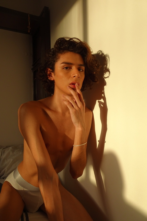 Aris @arisfemboysissy cover picture