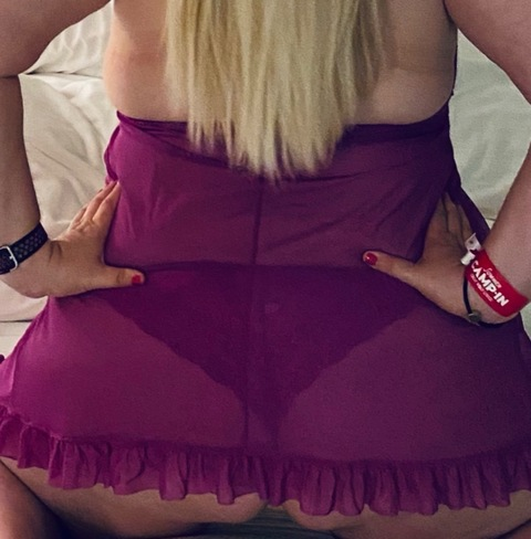 Ashly @ashlyday69 cover picture