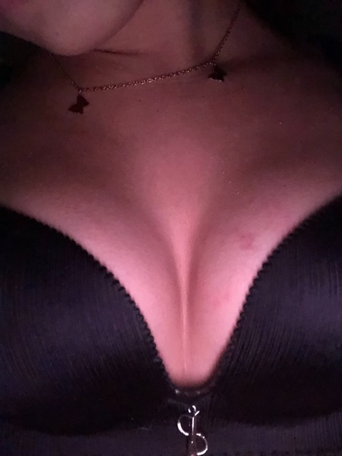 Athena @atheneaa01 cover picture