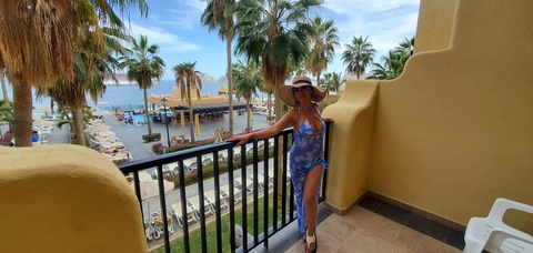 Nadia @azndlite cover picture