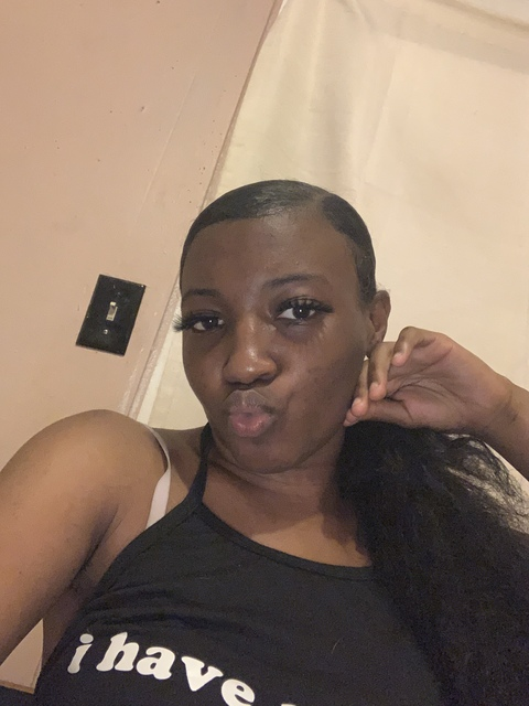 Sky🥰 @baddie_sky cover picture