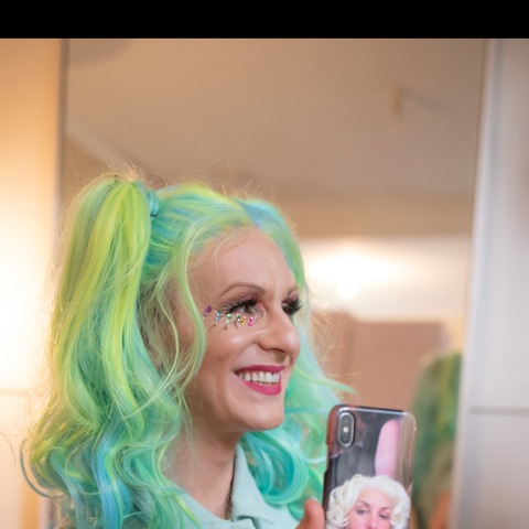 Barb Akew @barbakew cover picture