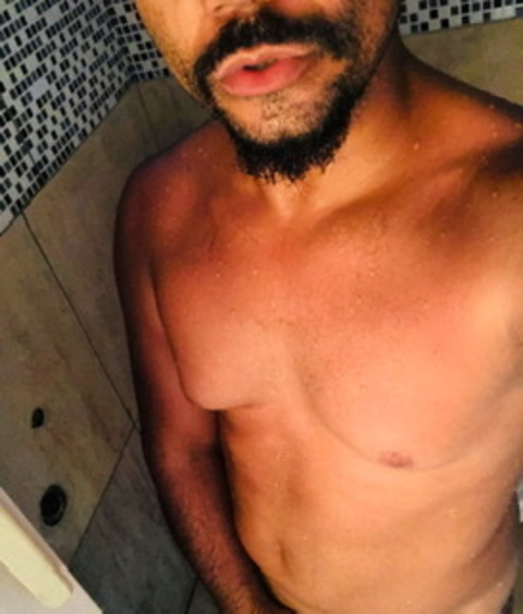 Thiago @barbarela cover picture