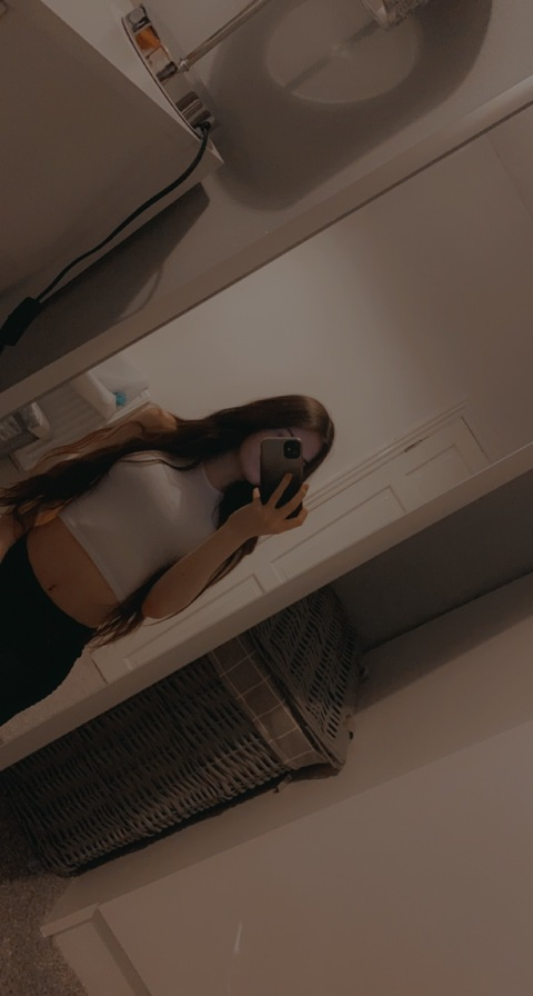 Becca @beccar04 cover picture