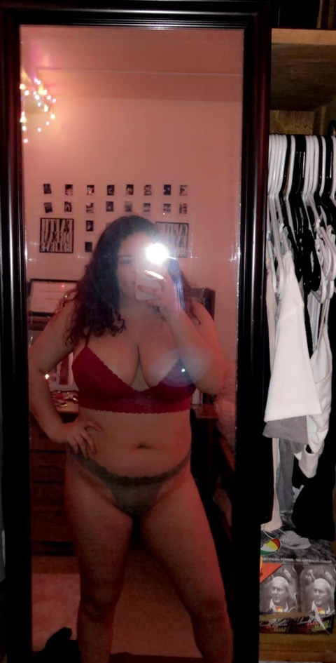 Bri @beebeesophia cover picture