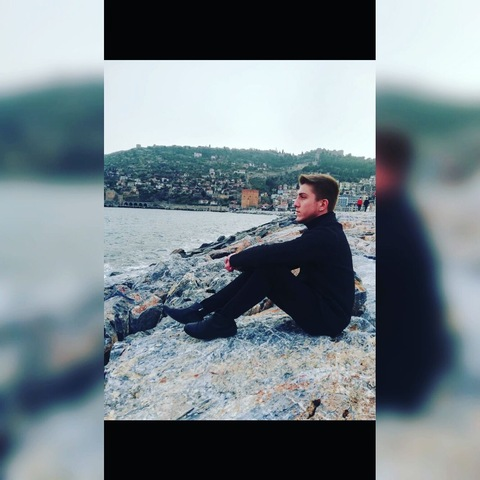 Batu @blondebat cover picture