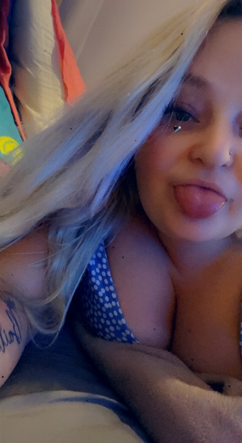 Blondie @blondie_babe1 cover picture