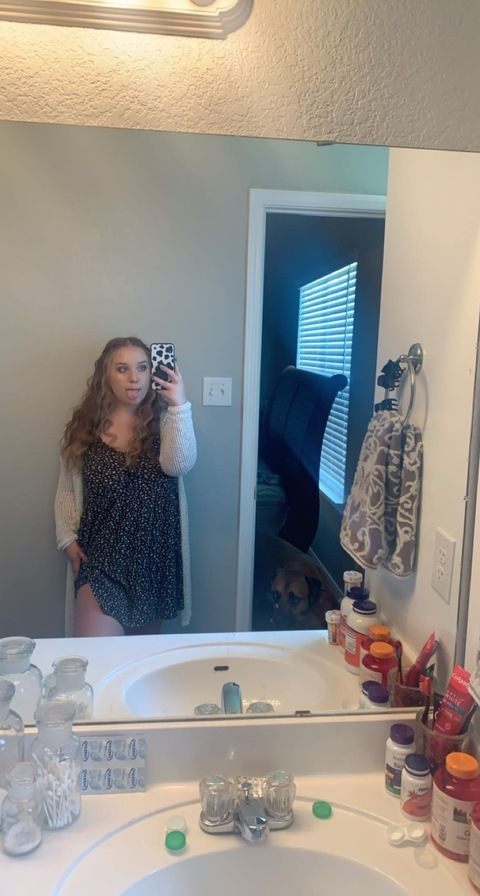 chloe @blowiechloe cover picture