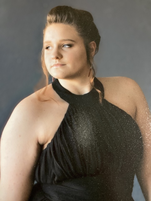 Layla @bratysub cover picture