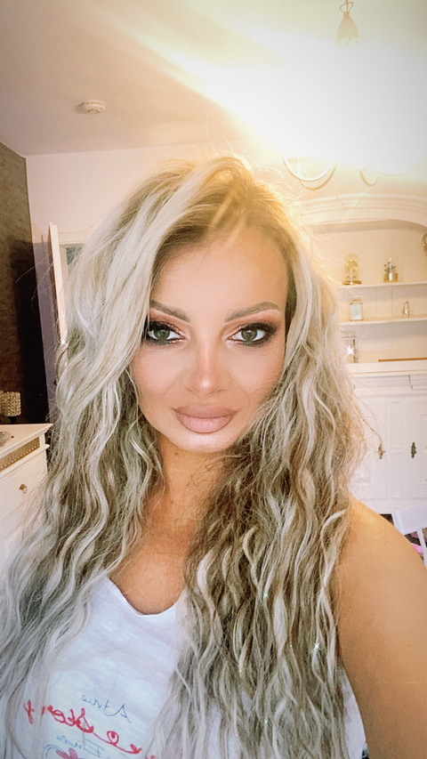 Briana @briana85 cover picture