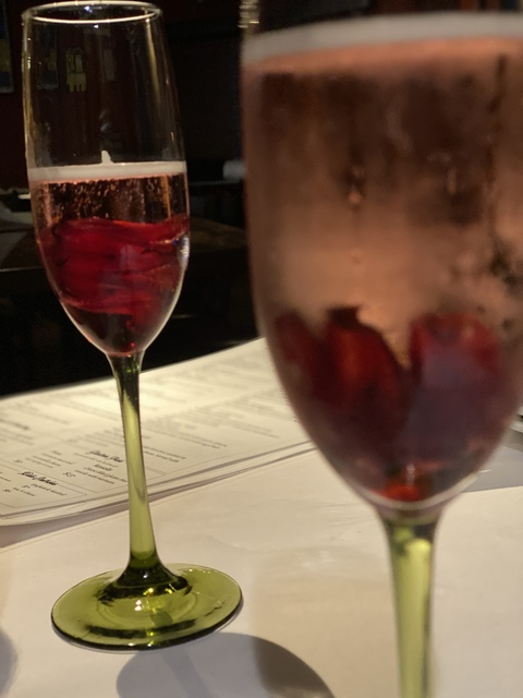 Champagne Foot Fetish @champagnefootfetty cover picture