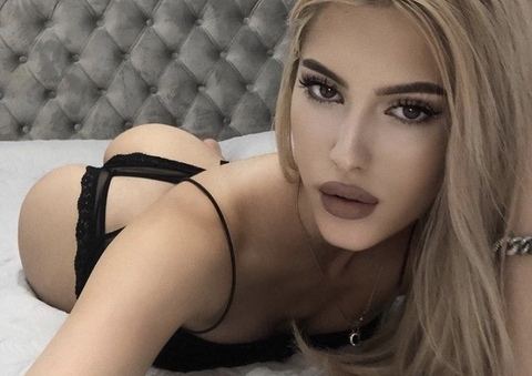 Michelle @cherrybabe cover picture