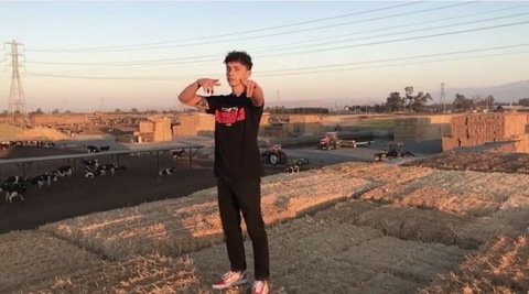 Chris @chris_love1059 cover picture
