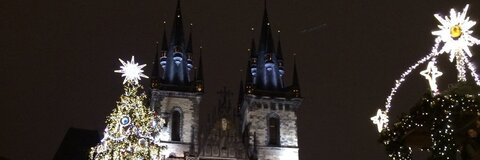 Chloe Riley @clowilko cover picture