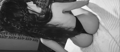 Cris @crisdoll cover picture