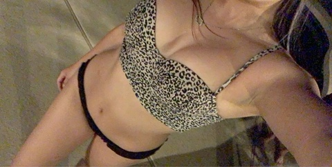 Becky @daintybabe cover picture