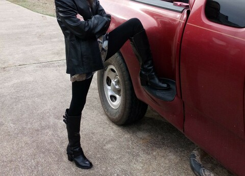 Janet Leer @dammitjanet cover picture