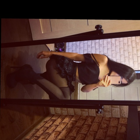 DaReina @dareina cover picture