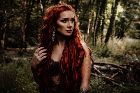 Shield Maiden 🛡 @deadlyredshieldmaiden cover picture