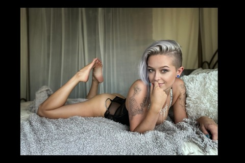 Lurn Free @definitelynotlurnfree cover picture