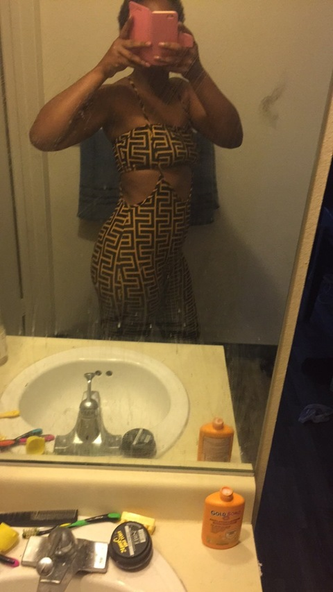 Delilah @delilah23 cover picture