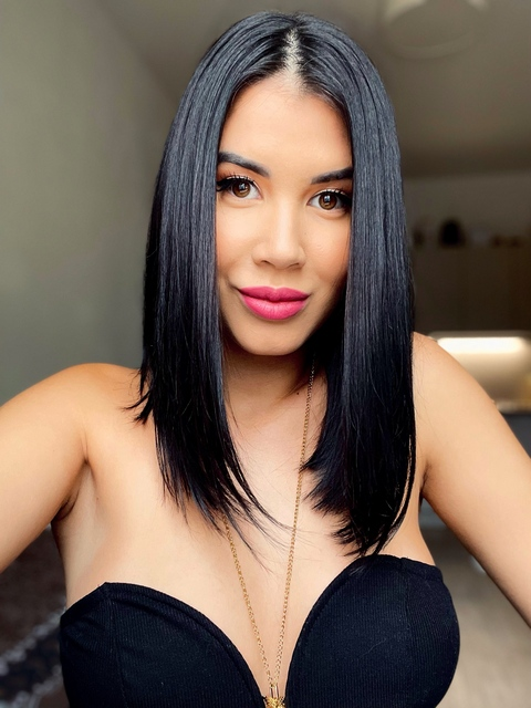 Lady Dee @drahomirajuzova cover picture