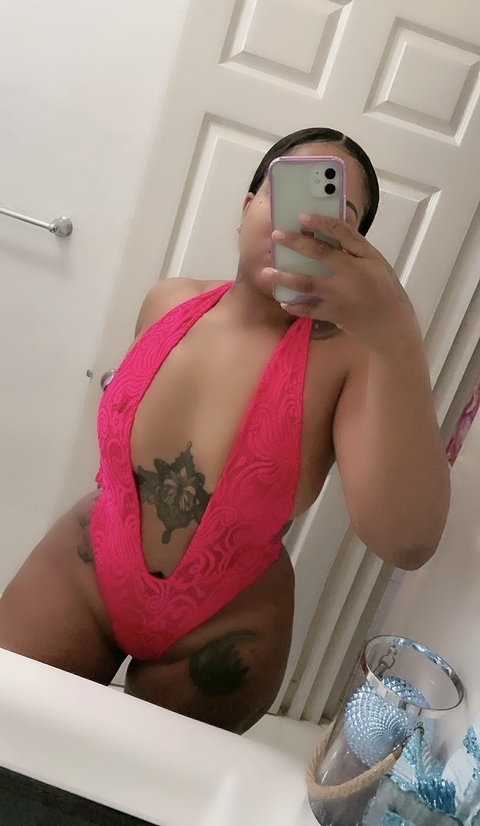 DubaiiMili @dubaiimili cover picture