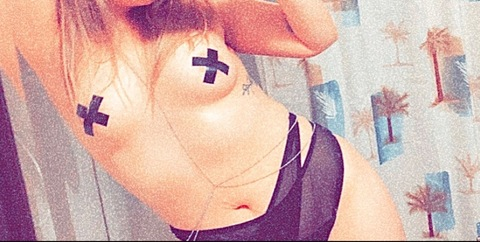 Effy Rea @effyrea cover picture