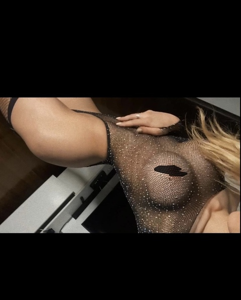 𝓔𝓶𝓶𝓪 @emmalive cover picture