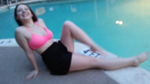 Emma Rae Little @emmaraelittle cover picture