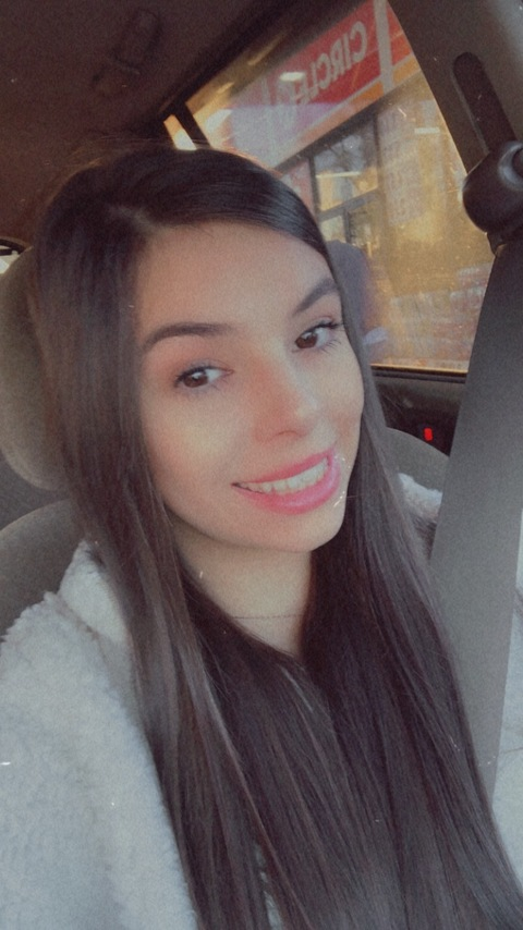 Emily Alcover @emmm29 cover picture