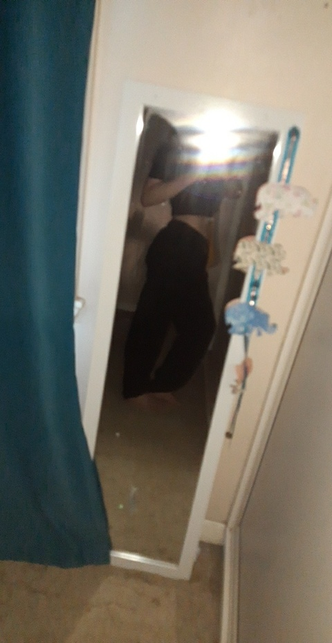 Emz @emmzygirl cover picture