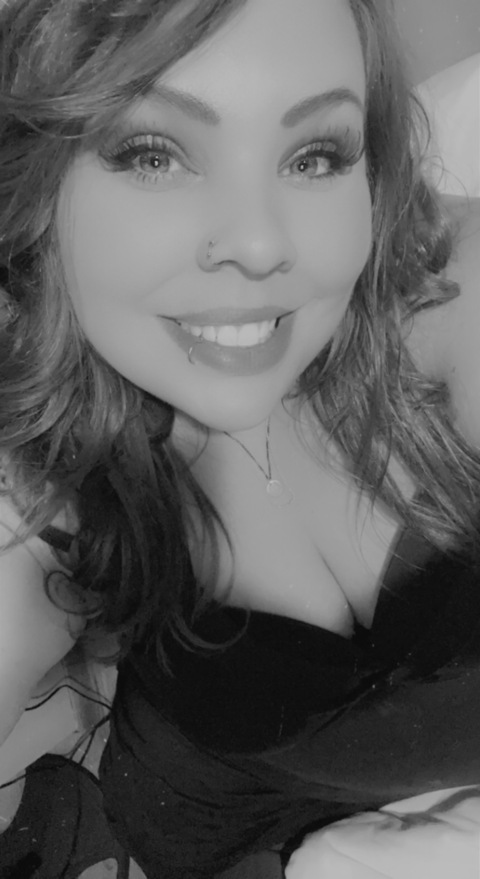 Fatcurves28 @fatcurves28 cover picture