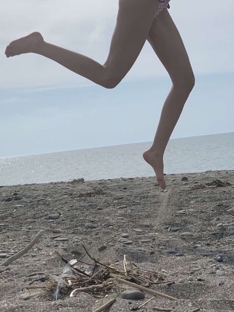 Feetyranda @feetyranda cover picture