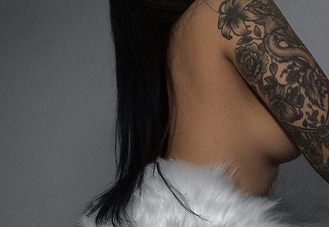 Lin @felinesarchive cover picture
