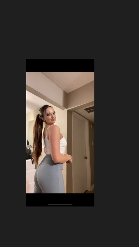 FlexibleGirlNextDoor @flexygirlnextdoor cover picture