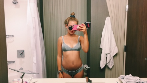 Gabi Arnold @gabiarnold cover picture