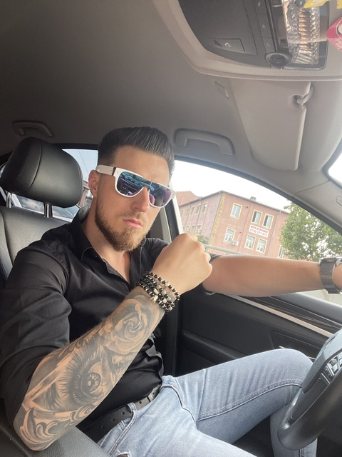 George @georgepmg cover picture