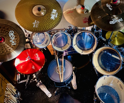 Carl @golden_ageof_grotesque cover picture