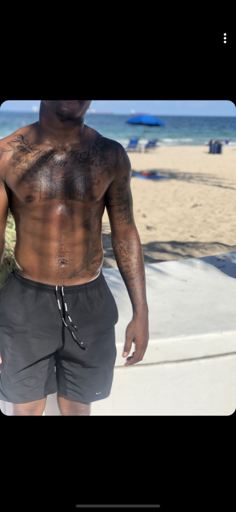 Guesswho305 @guesswho305 cover picture